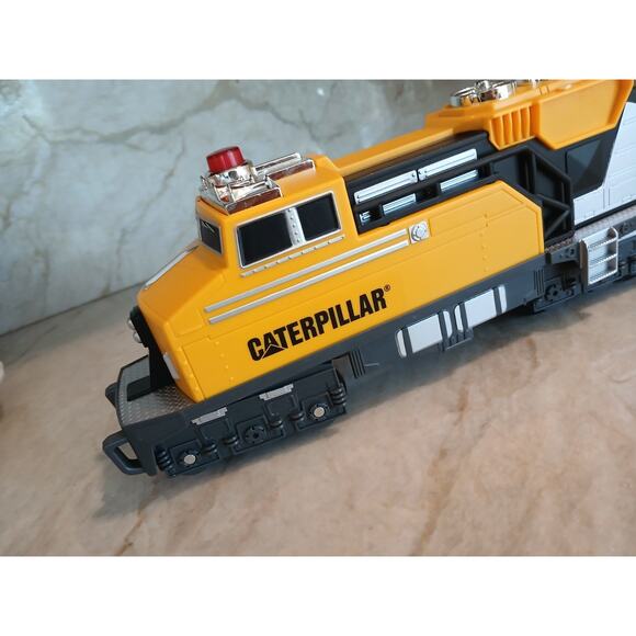 Toy State CATERPILLAR Construction Train Locomotive Engine CAT Yellow Works Fast - Picture 2 of 16